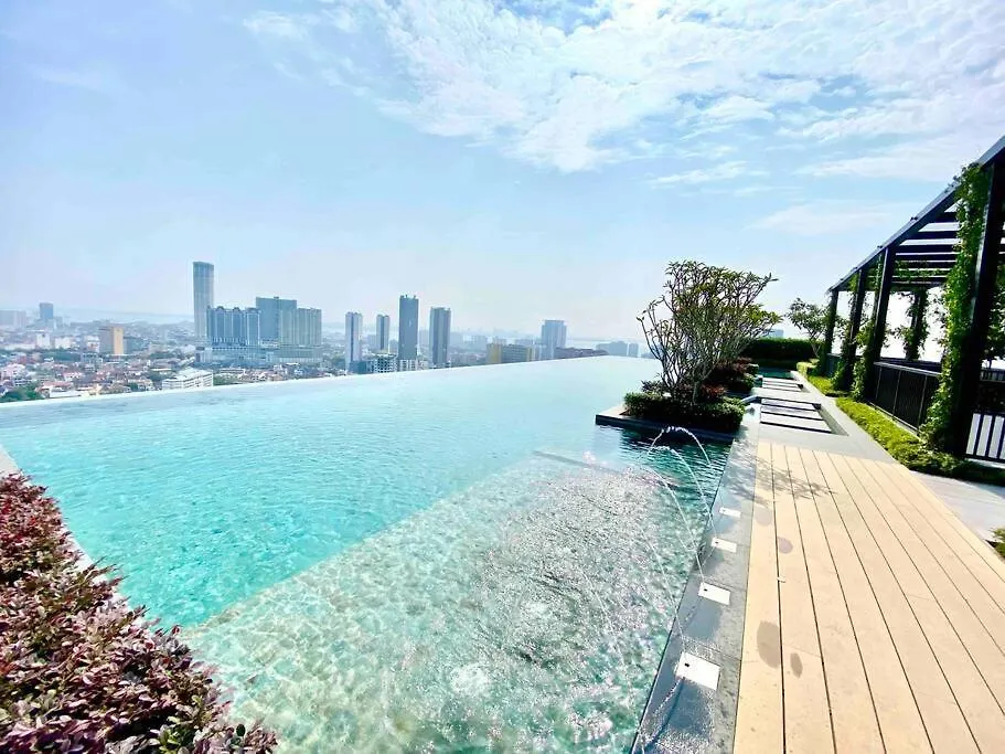 Beacon Executive Suites #Warmth #Skypool #Georgetown #5Pax #2Br 2Bath #2Queen 1Single #Quality Well Maintained #Private Host Malaysia