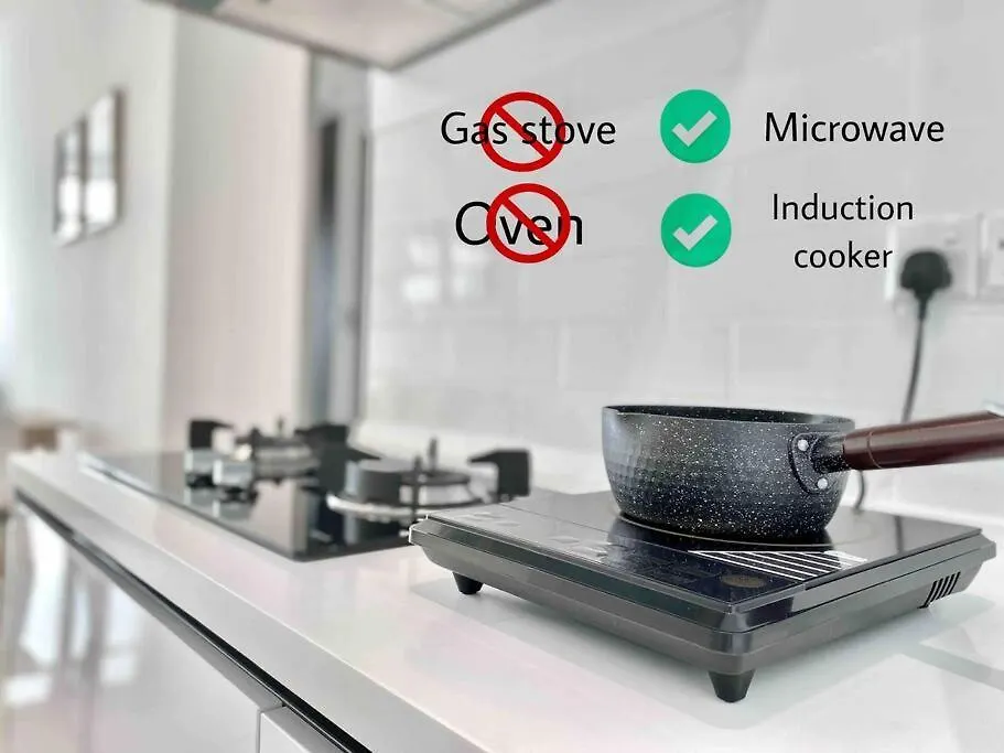 Beacon Executive Suites #Warmth #Skypool #Georgetown #5Pax #2Br 2Bath #2Queen 1Single #Quality Well Maintained #Private Host 0*, George Town Malaysia
