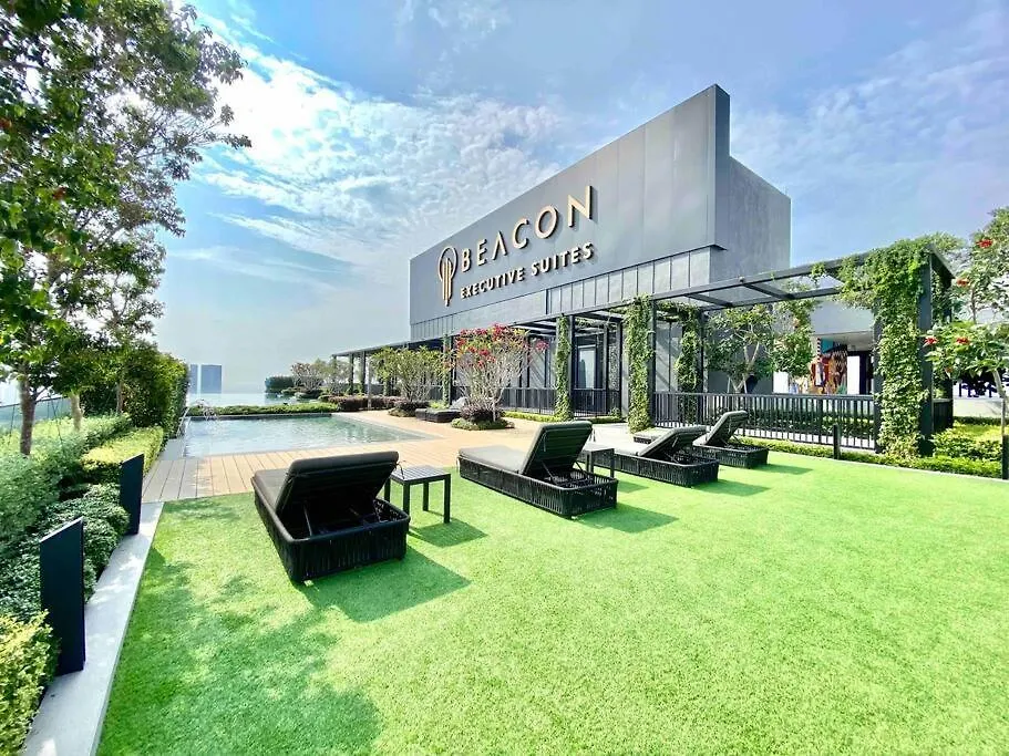 Beacon Executive Suites #Warmth #Skypool #Georgetown #5Pax #2Br 2Bath #2Queen 1Single #Quality Well Maintained #Private Host Apartment George Town