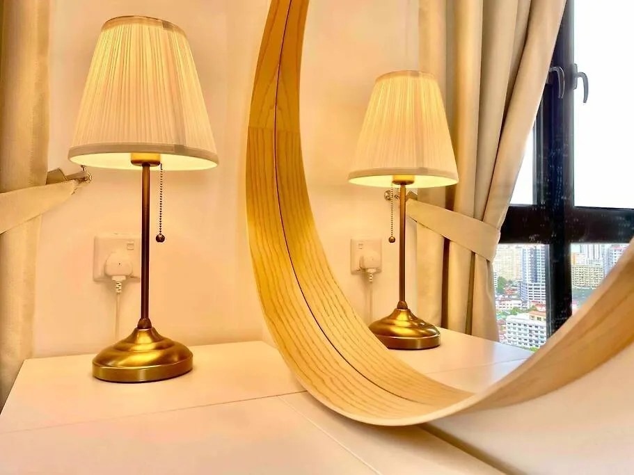 Beacon Executive Suites #Warmth #Skypool #Georgetown #5Pax #2Br 2Bath #2Queen 1Single #Quality Well Maintained #Private Host 0*, George Town