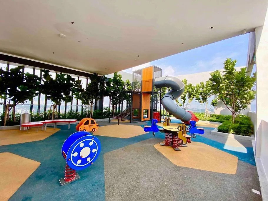 Beacon Executive Suites #Warmth #Skypool #Georgetown #5Pax #2Br 2Bath #2Queen 1Single #Quality Well Maintained #Private Host