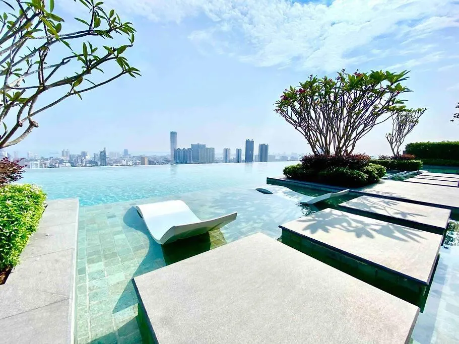 Beacon Executive Suites #Warmth #Skypool #Georgetown #5Pax #2Br 2Bath #2Queen 1Single #Quality Well Maintained #Private Host George Town